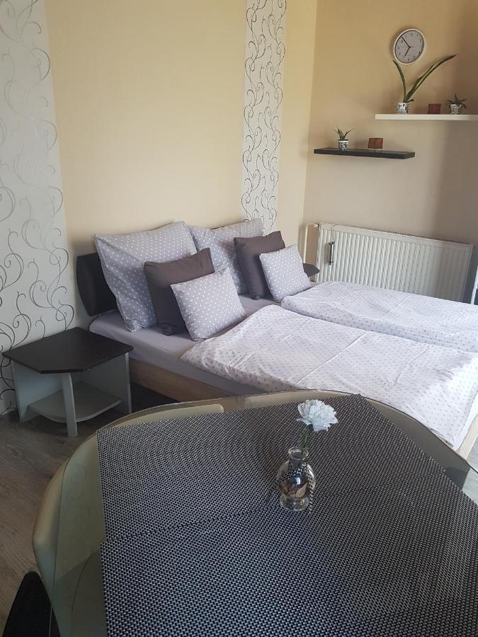 Hotel 264 lépés Vendégház à Sárvár Extérieur photo